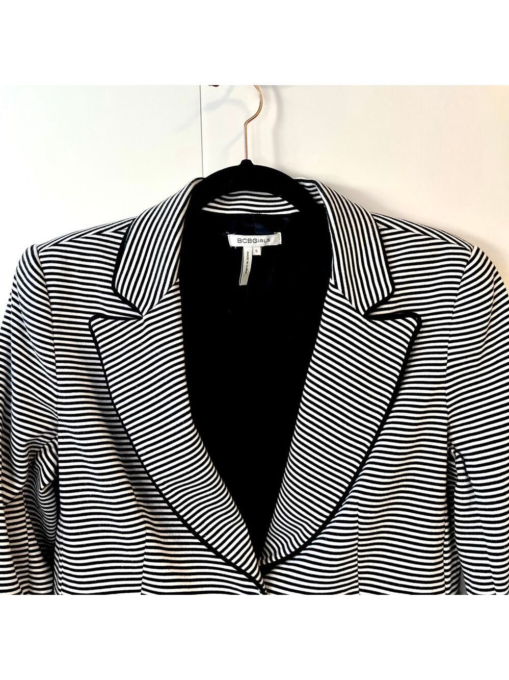 BCBG Striped Black & White Cropped Blazer Jacket Women’s Small - Picture 5 of 12